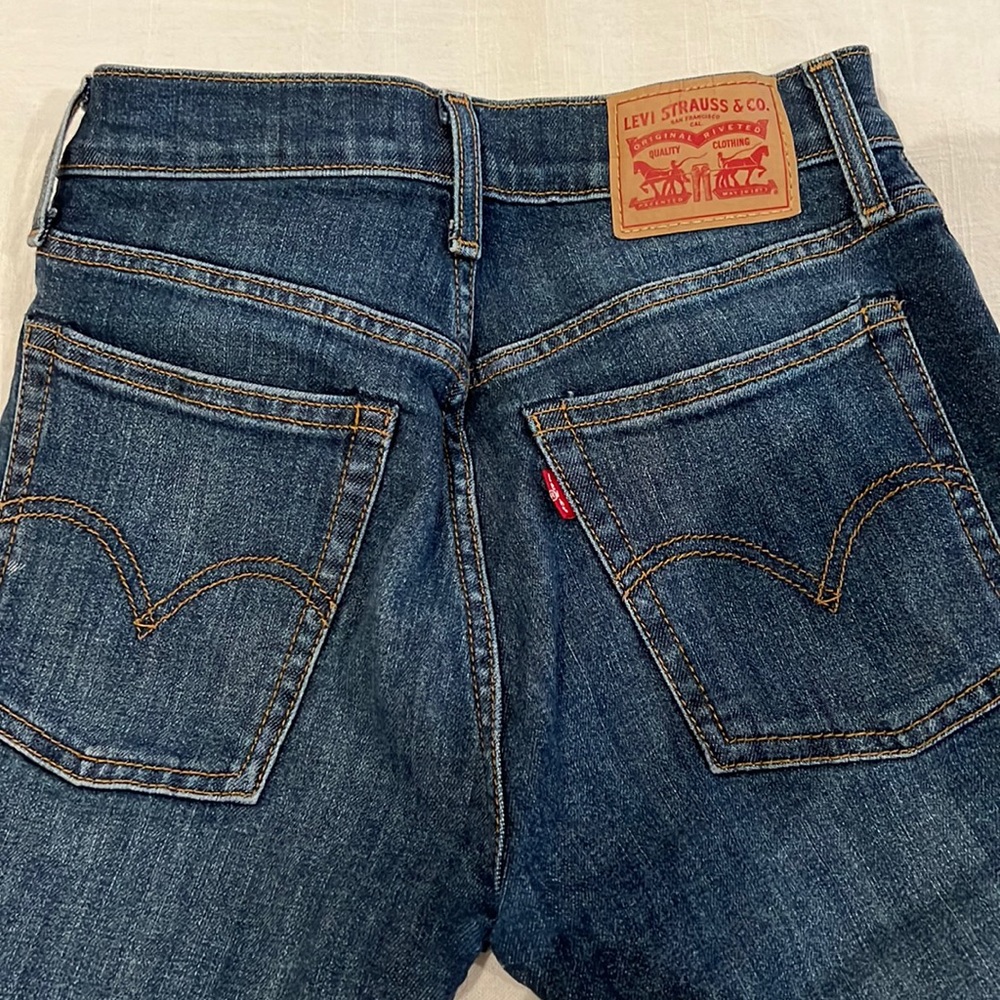 Levi’s wedgie skinny size 25